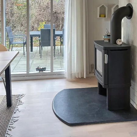 2 Bedroom Amazing In Hébergement de vacances *