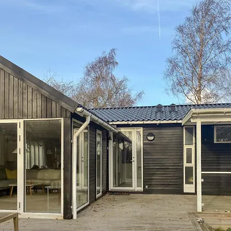 2 Bedroom Amazing In Hébergement de vacances