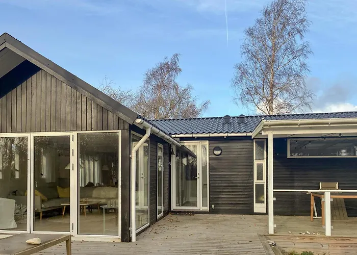 2 Bedroom Amazing In Casa vacanze